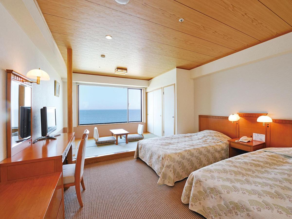 Ryugujo Spa Hotel Mikazuki Ryugutei Kiszarazu Kültér fotó